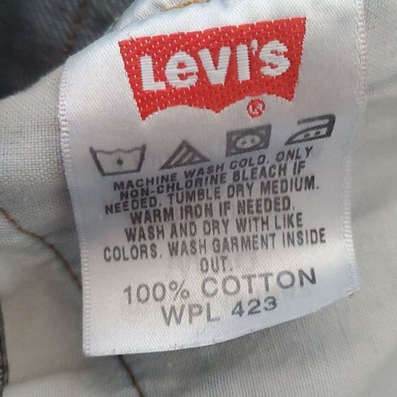Levi's Cutoff Distressed Jean Shorts - Picture 10 of 12
